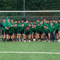 Eccellenza Foto di gruppo della nostra prima squadra maschile omaggio al neo laureato Francesco Bagnato